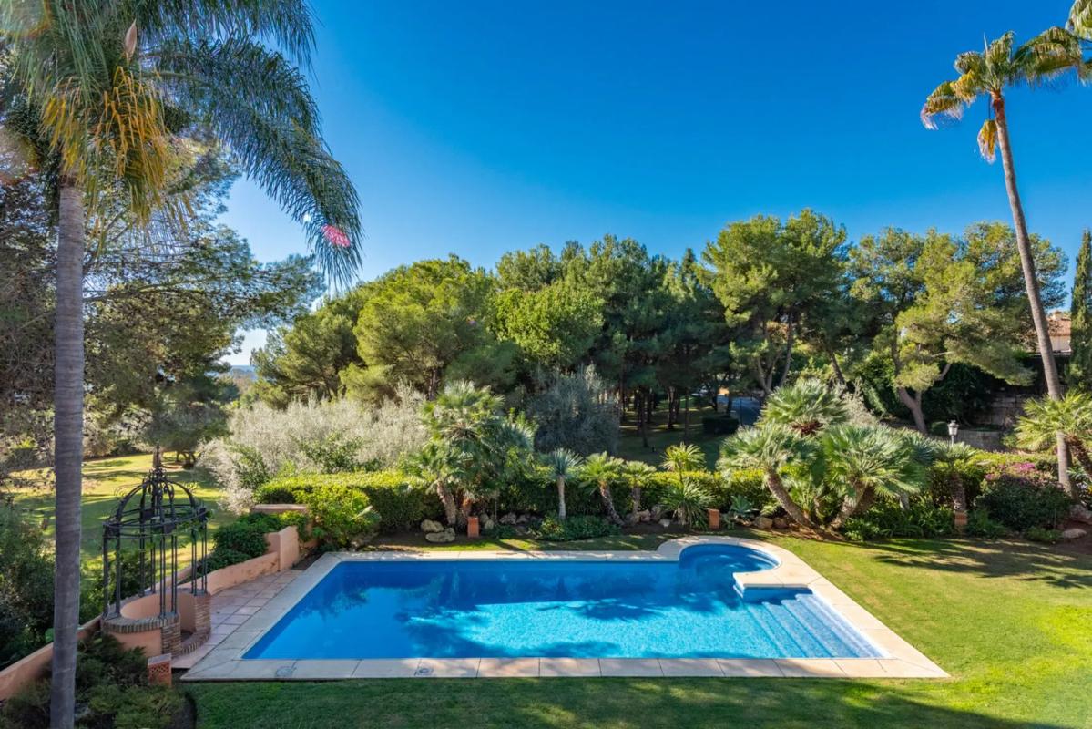 Sprzedaż niezależnego domku jednorodzinnego w Barrio Sierra Blanca, Marbella photo 3