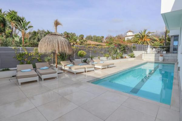Chalet wolnostojący na sprzedaż w Calle Benaojan, Marbella photo 1