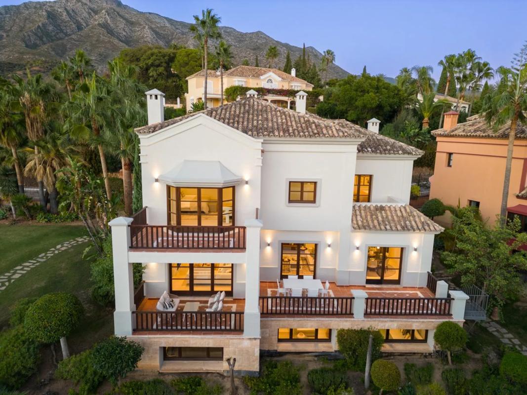 Venta de chalet adosado en  Urbanización la Capellanía s/n , Marbella photo 2