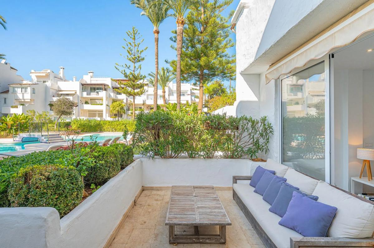 Продажа квартиры на Urbanización Alhambra del Mar, 1, Марбелла
photo 3