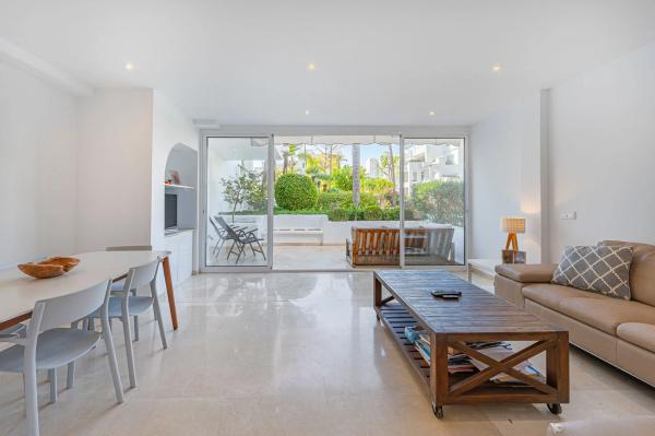 Квартира на продажу на  Urbanización Alhambra del Mar, 1, Марбелла photo 4