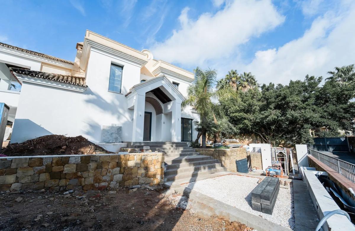 Sprzedaż niezależnego domku jednorodzinnego w Barrio Sierra Blanca, Marbella photo 3