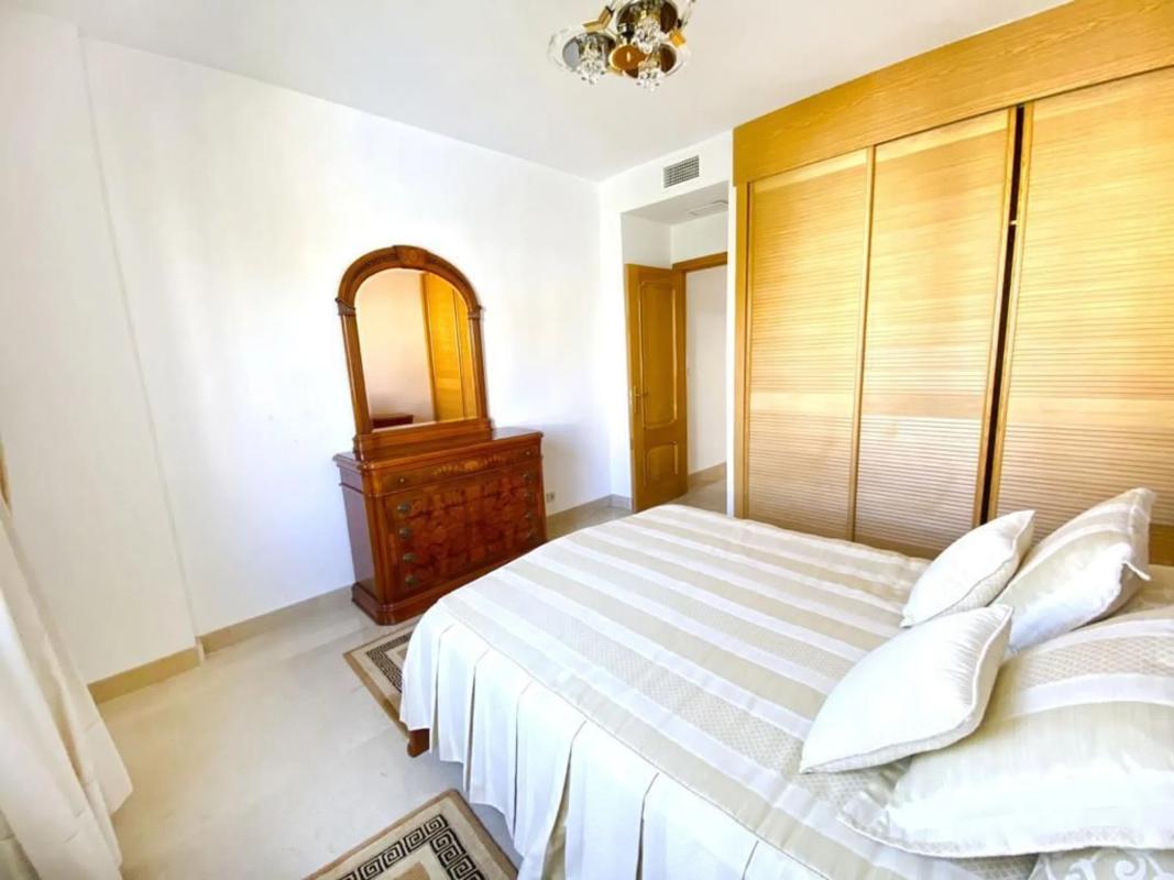 Venta de piso en Urbanizacion gran ducado ,milla de oro s/n, Marbella
 photo 2