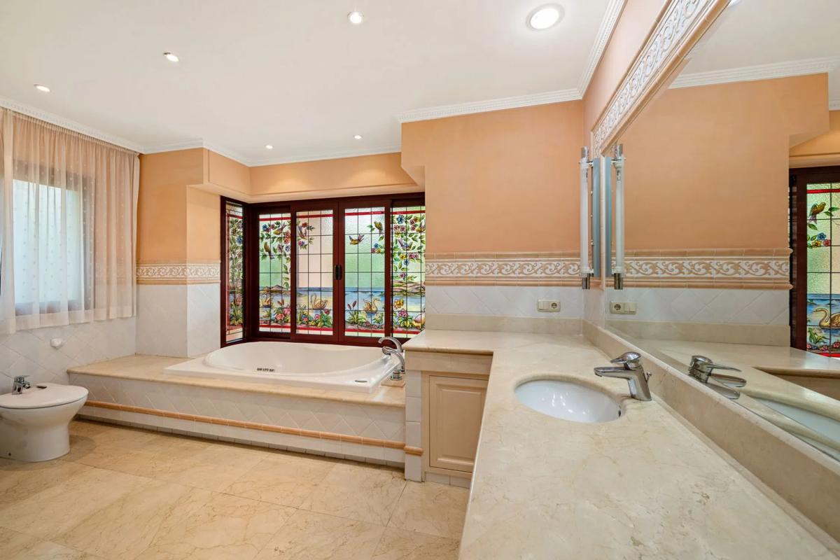 Продажа отдельного шале в Barrio Sierra Blanca, Марбелла photo 4