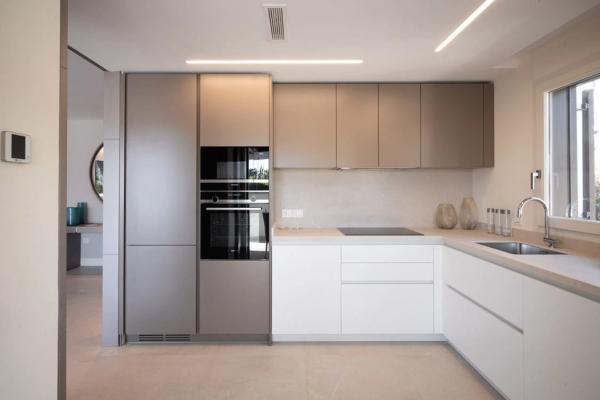 Ático en venta en  Barrio Puente Romano, Marbella photo 4