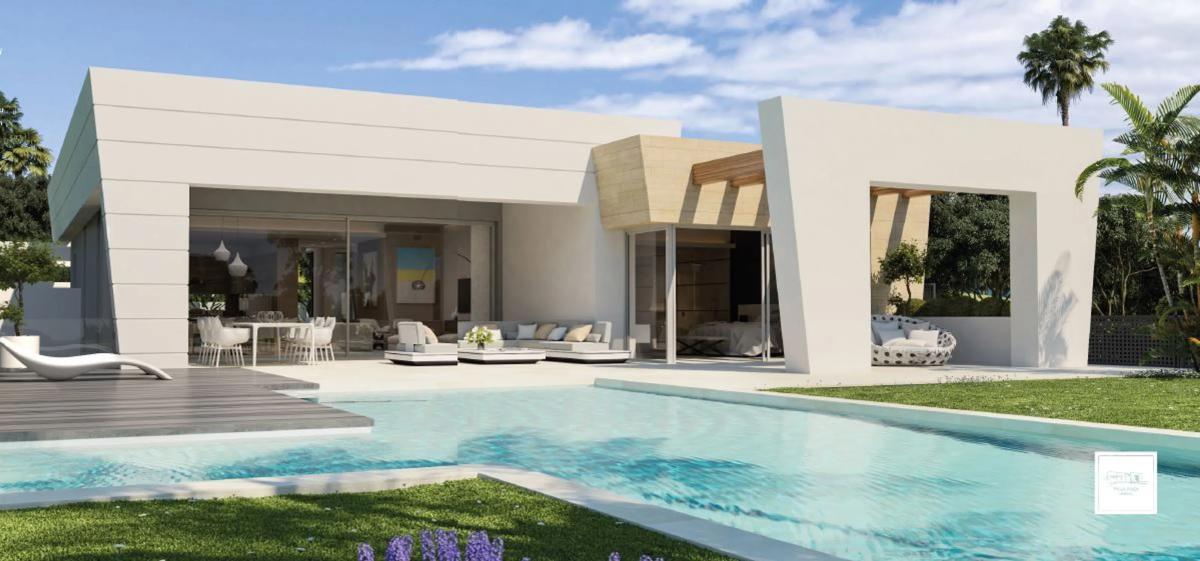 Sale of independent chalet in Barrio Sierra Blanca, Marbella
 photo 3