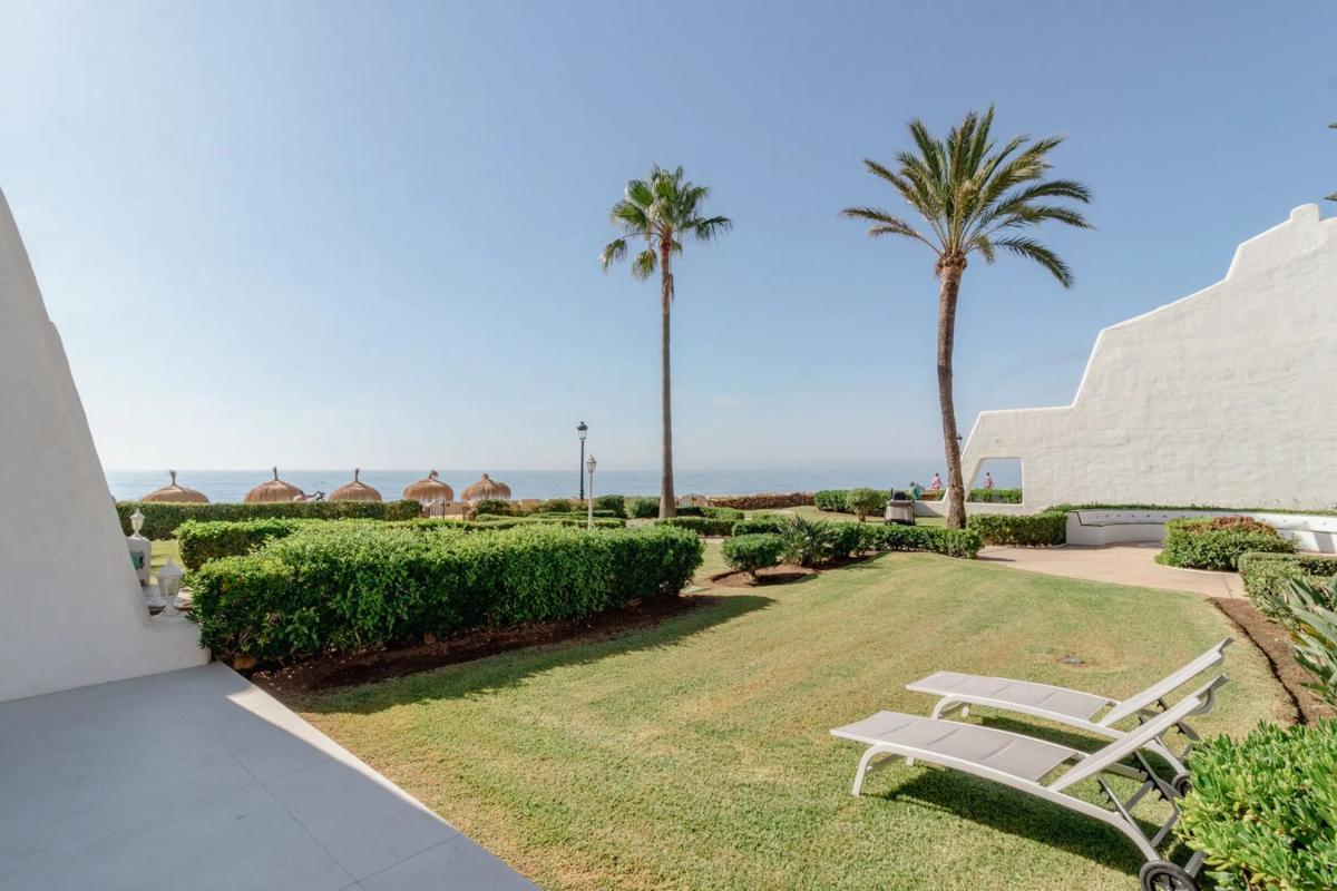 Venta de chalet adosado en Barrio Las Lomas de Río Verde , Marbella photo 2