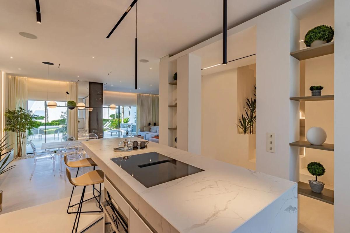 Venta de chalet adosado en Barrio Las Lomas de Río Verde , Marbella photo 5