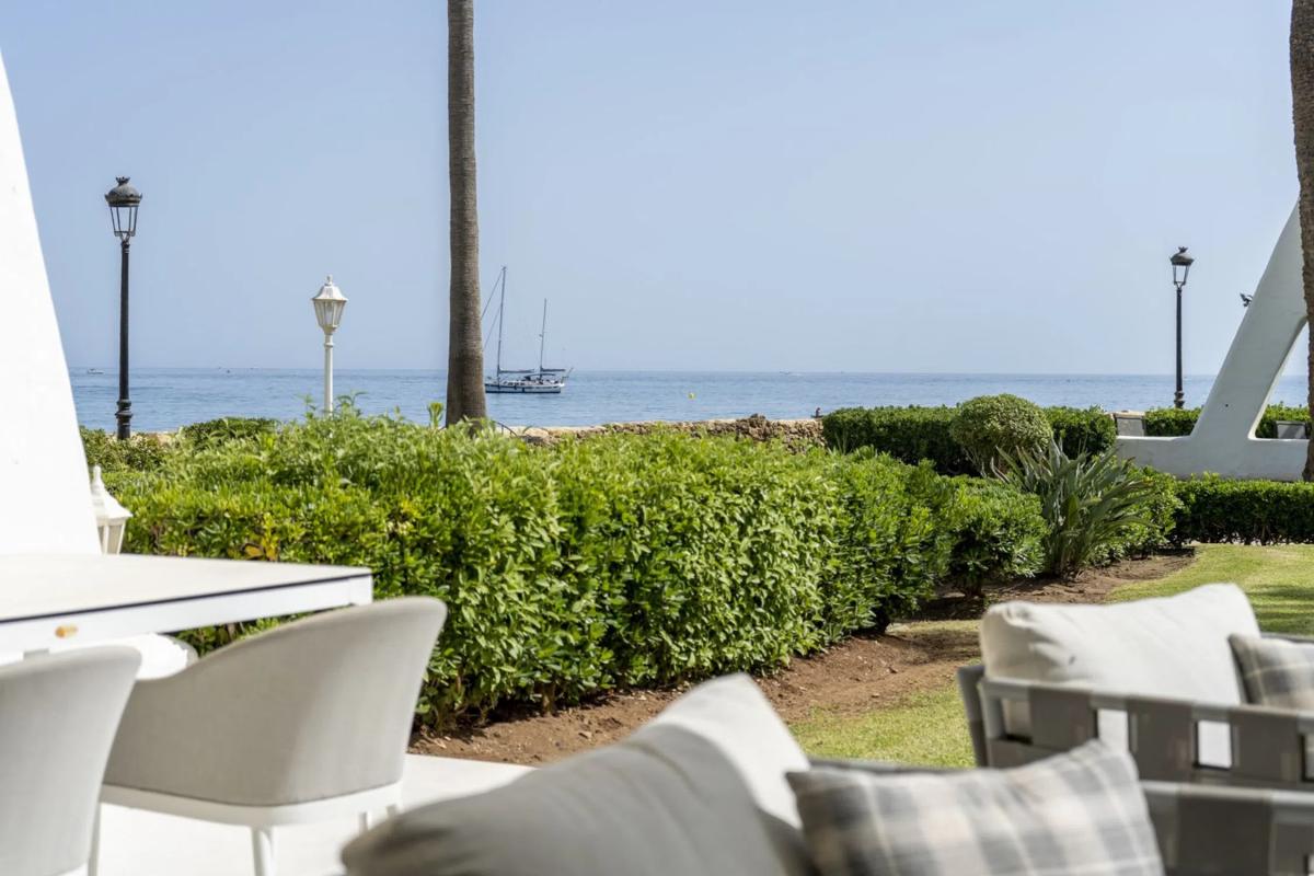 Venta de chalet adosado en Barrio Las Lomas de Río Verde , Marbella photo 5