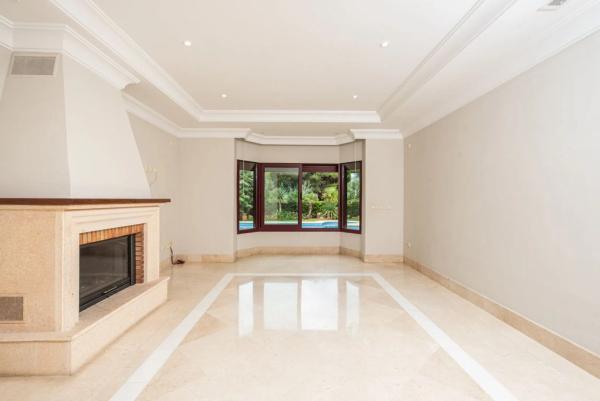 Частный шале на продаже в Barrio Sierra Blanca, Марбелла photo 1