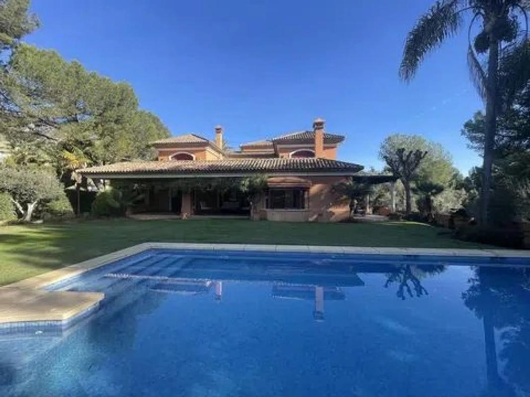 Sprzedaż niezależnego domku jednorodzinnego w Calle BACH, 12, Marbella photo 4