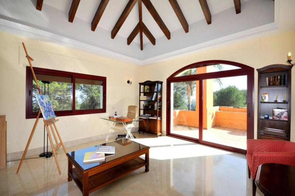 Sprzedaż niezależnego domku jednorodzinnego w Barrio Sierra Blanca, Marbella photo 2