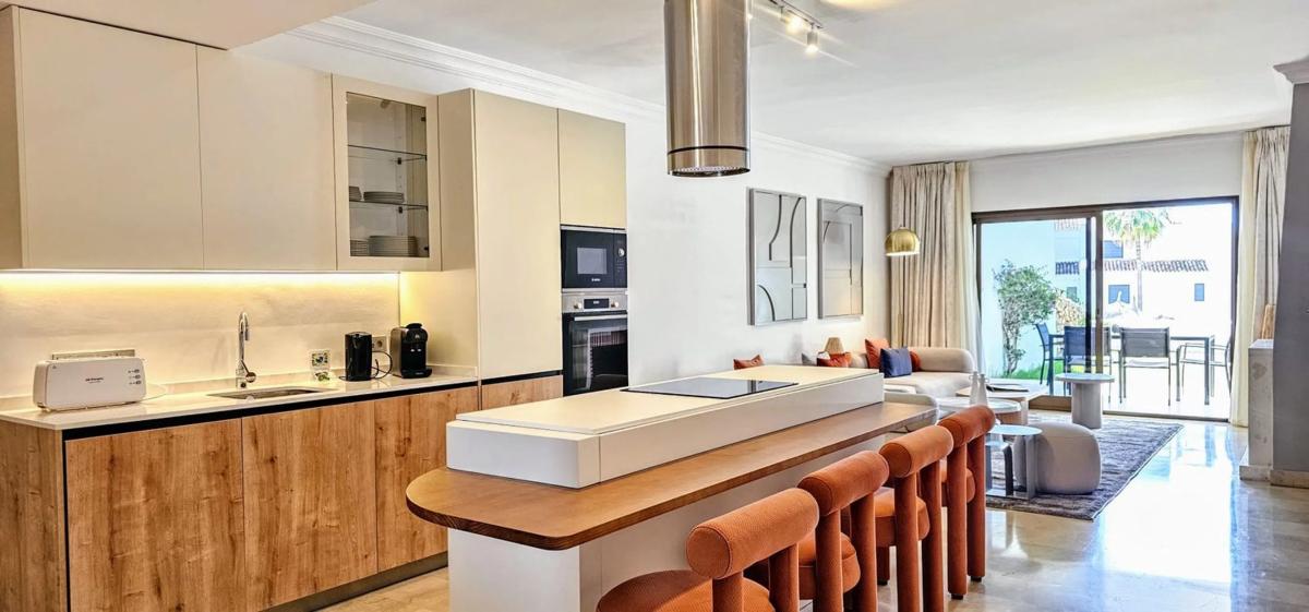 Venta de piso en Urb. Coral Beach Km, 176, Marbella
 photo 4