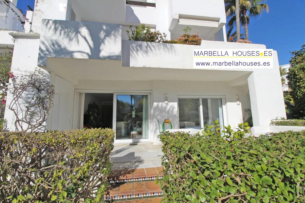 Venta de piso en Barrio La Carolina-Guadalpín, Marbella
 photo 3