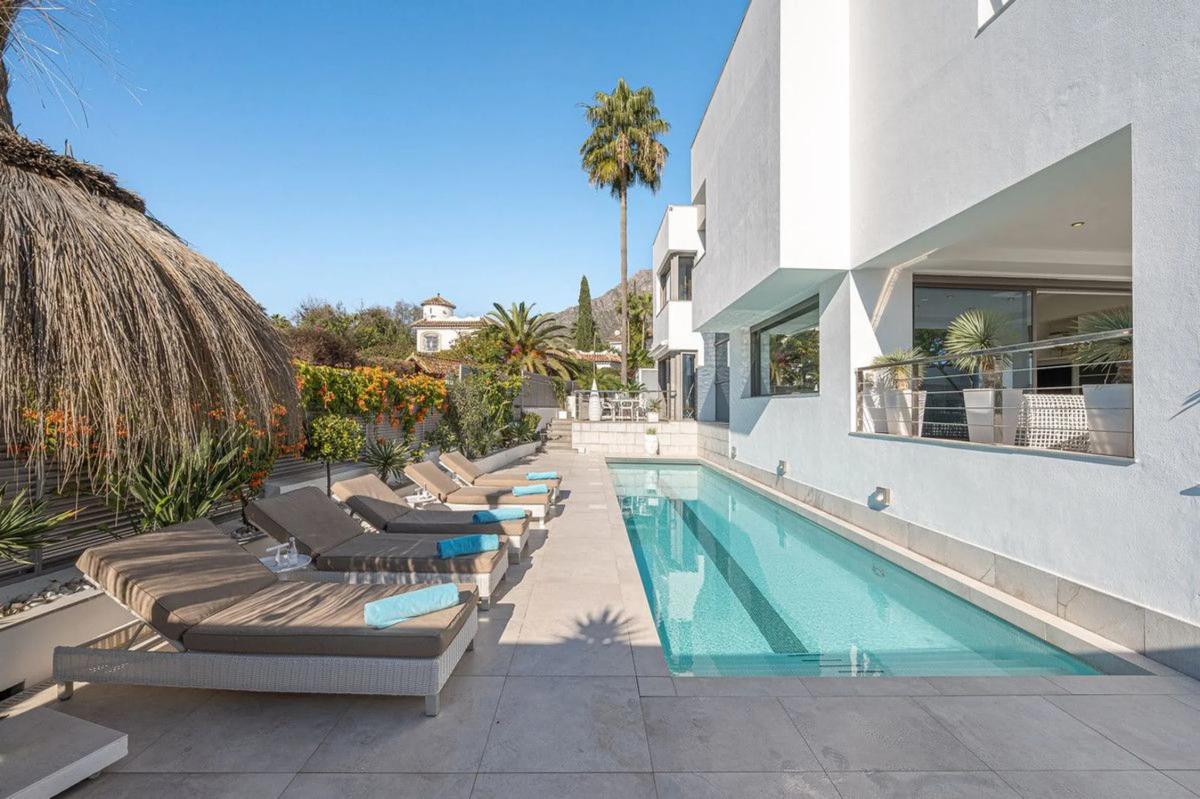 Venta de chalet independiente en Calle Benaojan, Marbella
photo 3