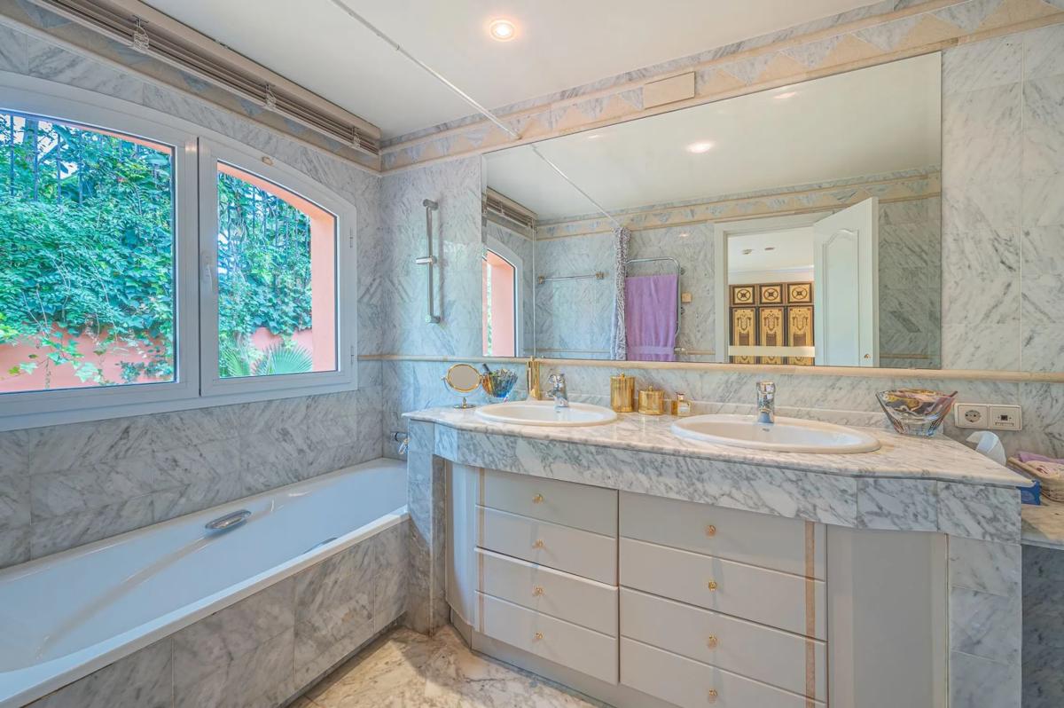 Venta de chalet independiente en Calle Casares, 106, Marbella
photo 5