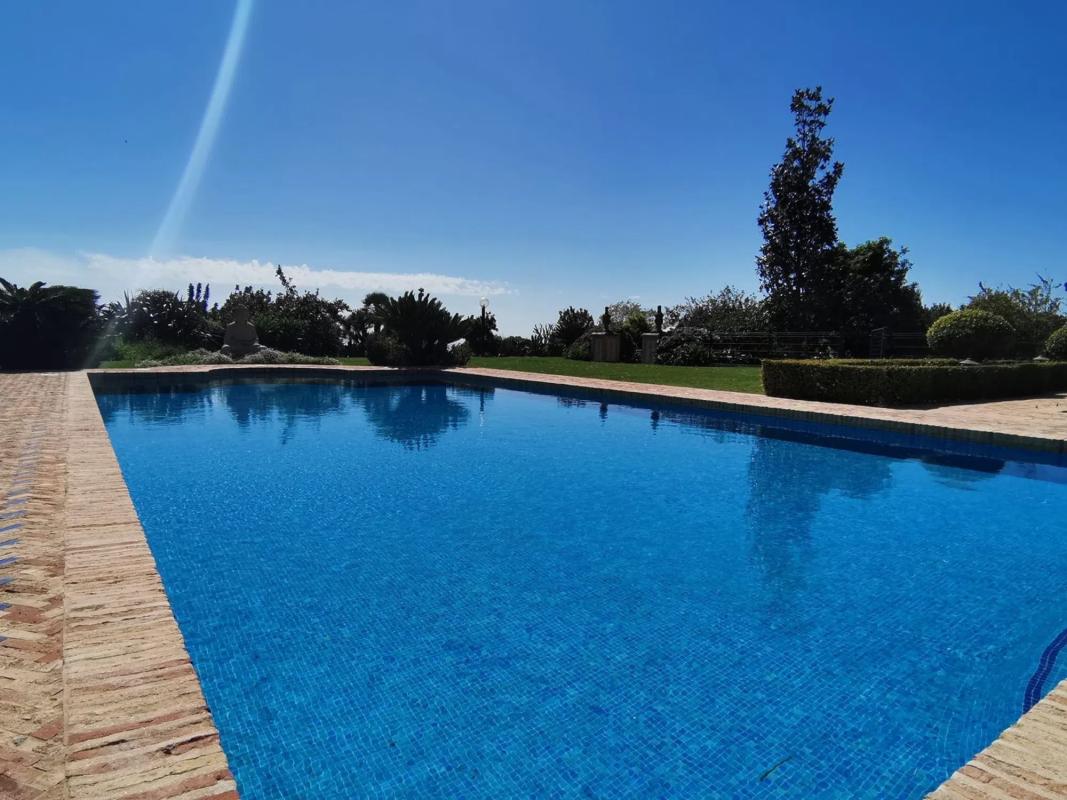 Venta de chalet independiente en Barrio Sierra Blanca, Marbella
photo 1