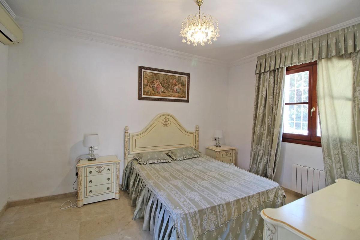 Venta de chalet independiente en La Carolina s/n, Marbella
 photo 2