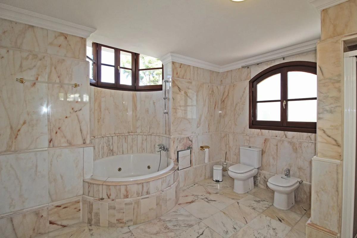 Venta de chalet independiente en La Carolina s/n, Marbella
 photo 4