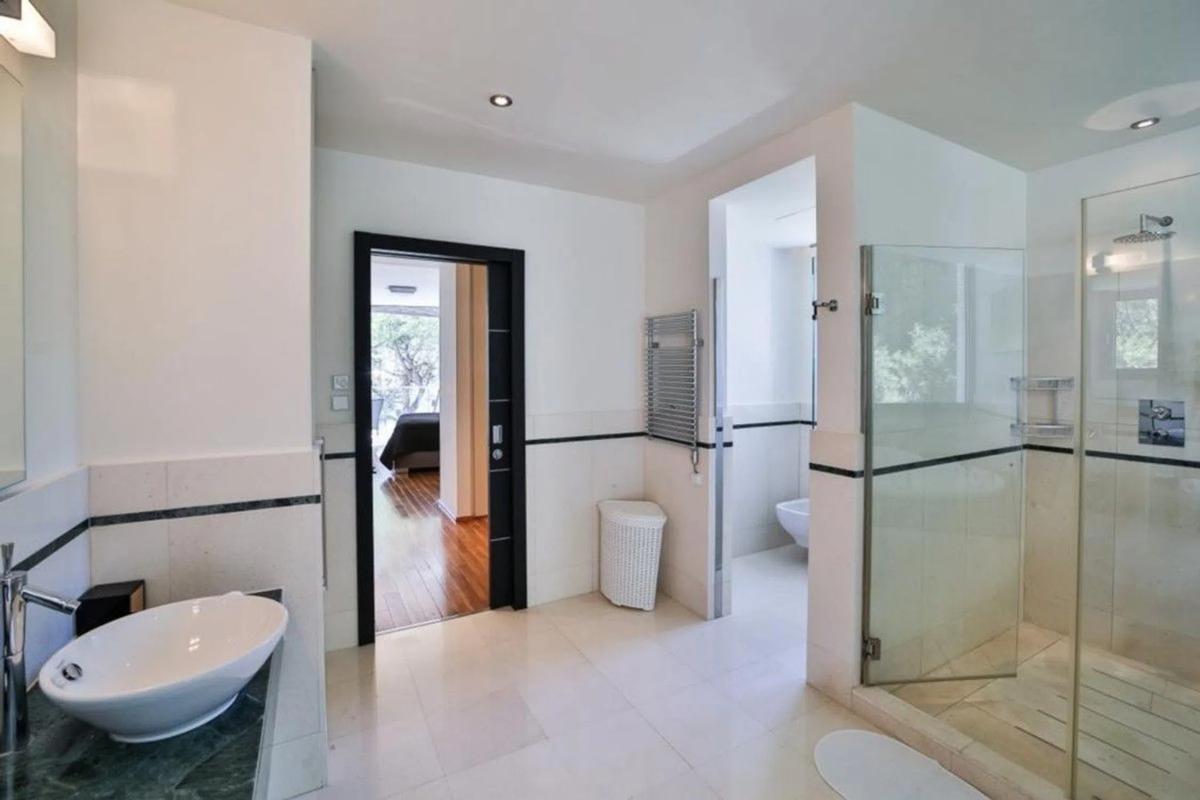 Venta de chalet independiente en Barrio Sierra Blanca, Marbella
photo 2