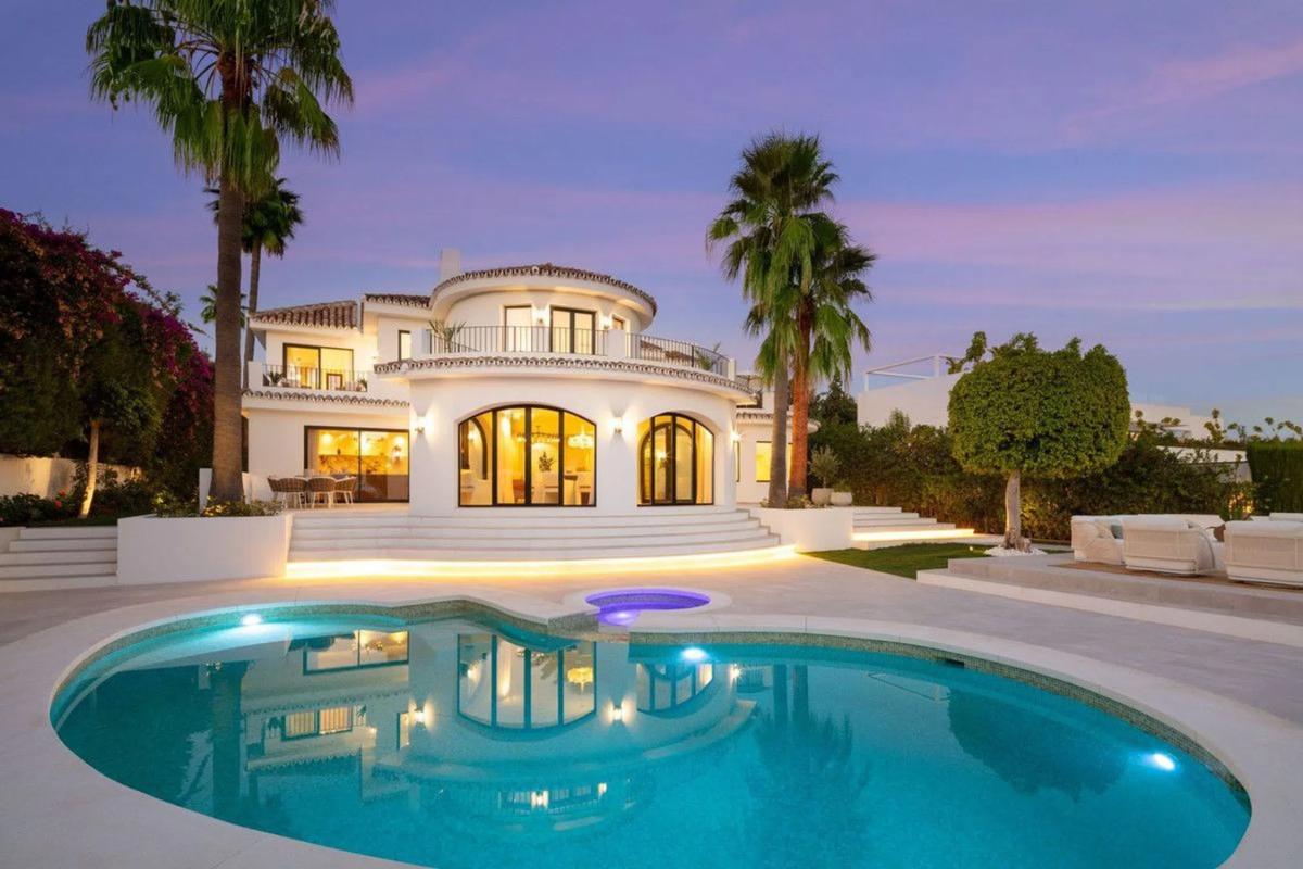 Venta de chalet independiente en Urbanizacion Nva Andalucia Aloha, Marbella
photo 4