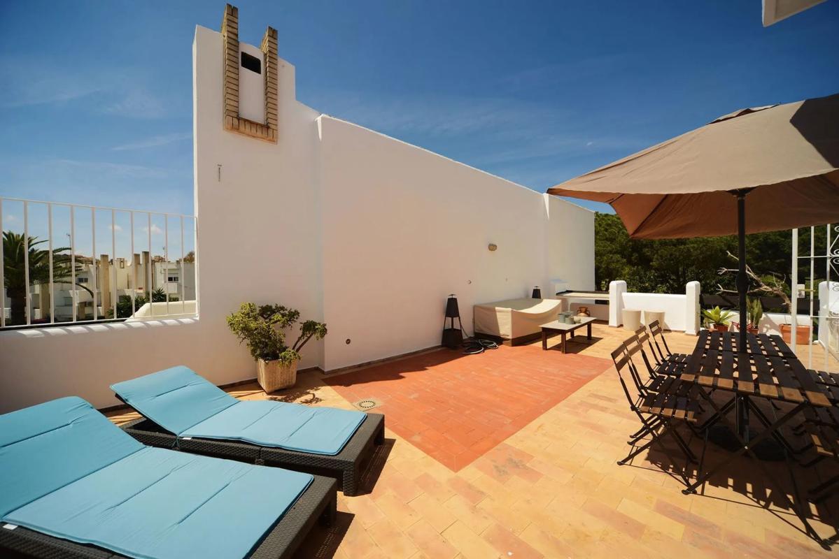 Sale of apartment in Barrio Aloha, Marbella
photo 1