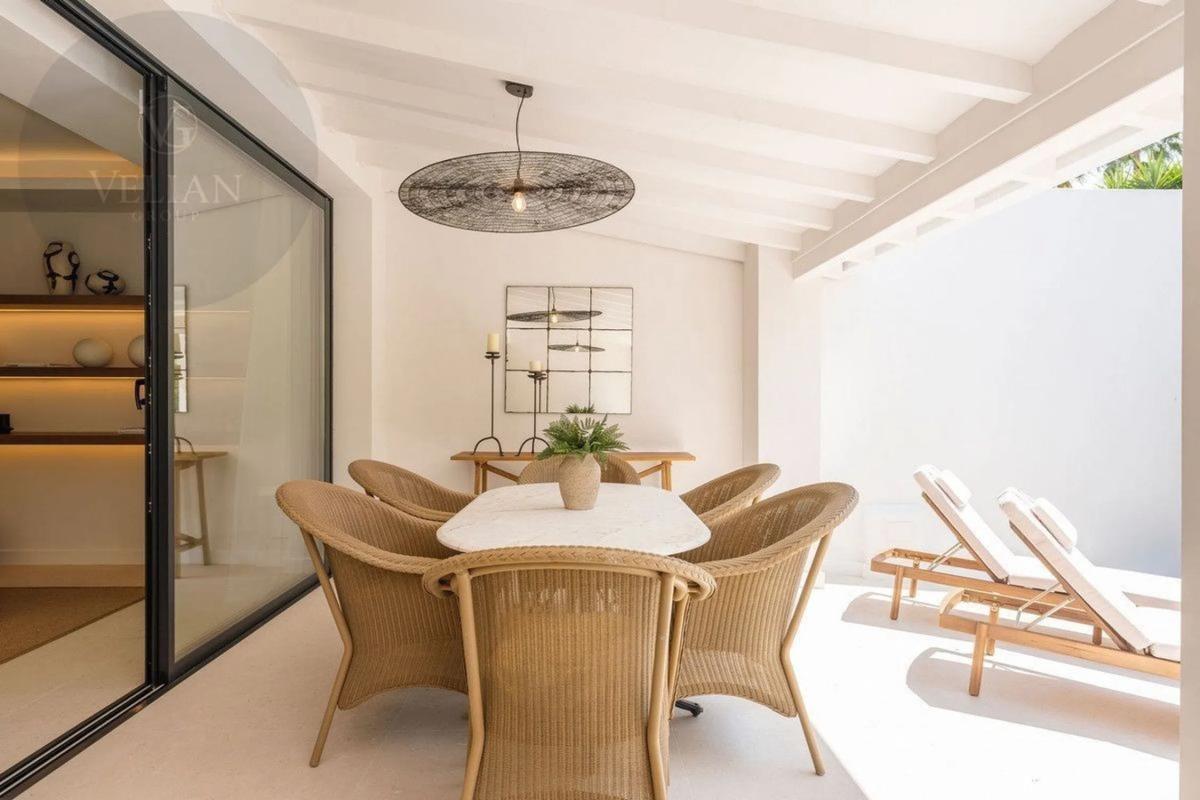 Sale of townhouse in Barrio Aloha , Marbella photo 2