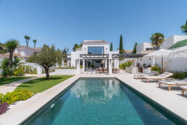 Chalet independiente en venta en Calle paris, Marbella
photo 1