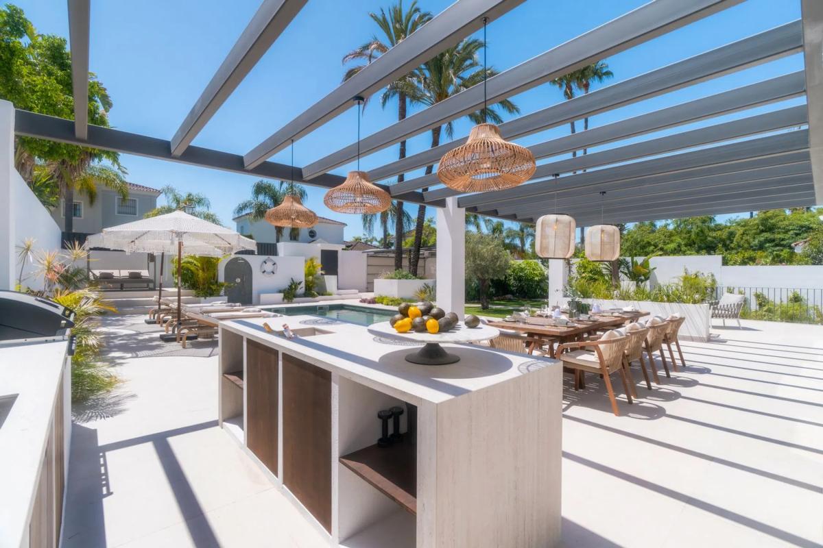 Sprzedaż niezależnego domku jednorodzinnego w Calle paris, Marbella photo 2