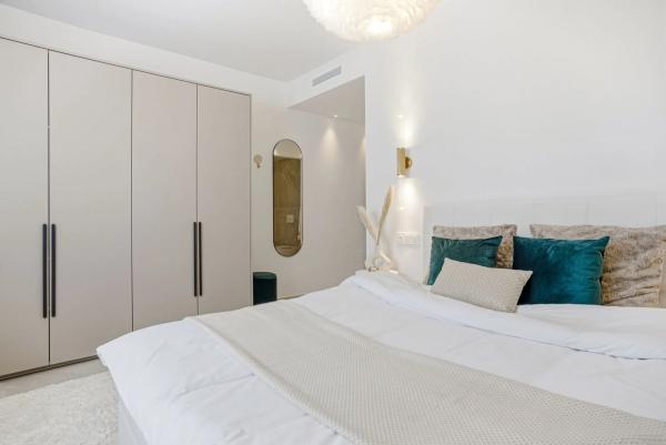 Terraced house for sale at Avenida Valle del Golf, 2 , Marbella thumbnail 1