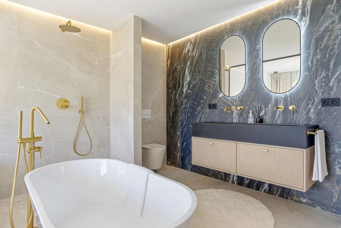 Sale of townhouse in  Avenida Valle del Golf, 2 , Marbella photo 3