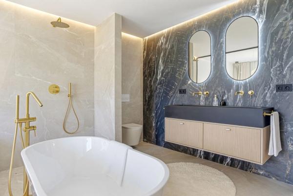 Terraced house for sale at Avenida Valle del Golf, 2 , Marbella thumbnail 2