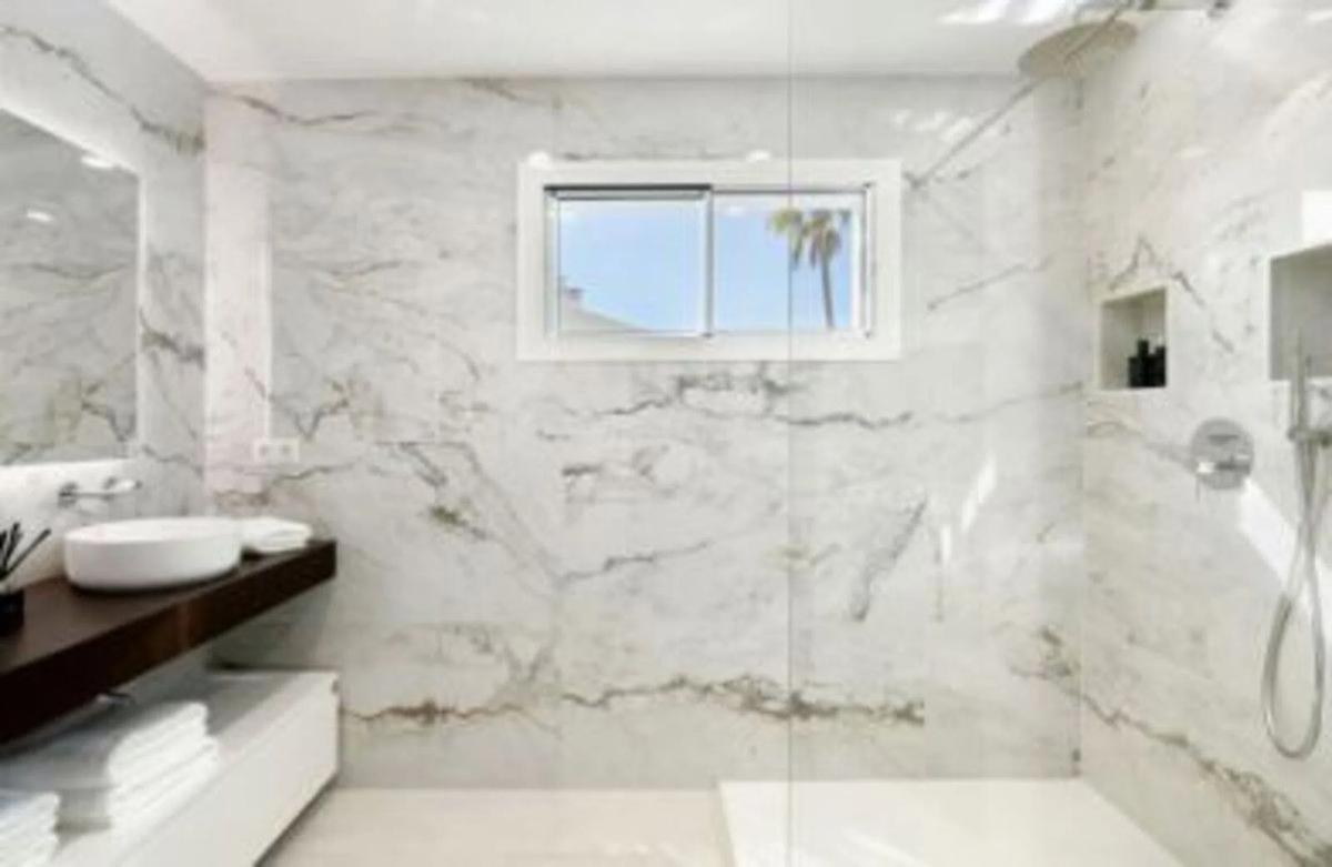 Duplex sale in Calle de las Torres, Marbella photo 2