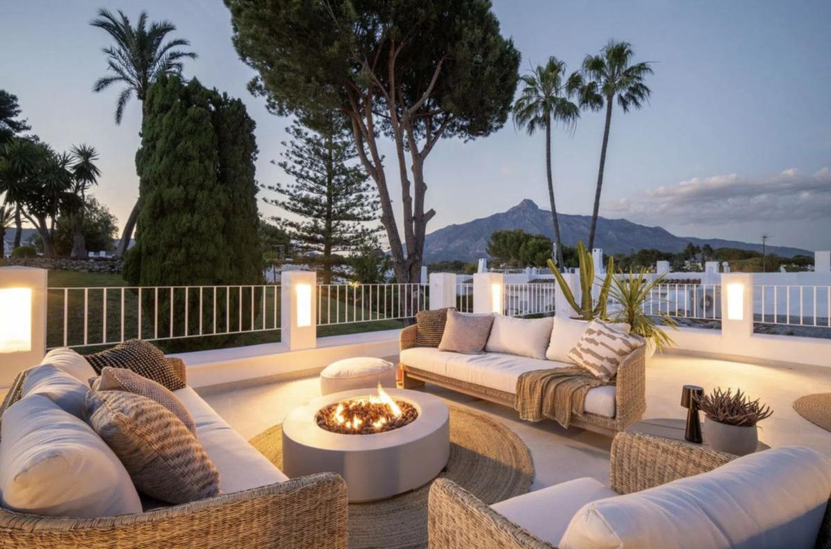 Sale of townhouse in  Avenida Valle del Golf , Marbella photo 5