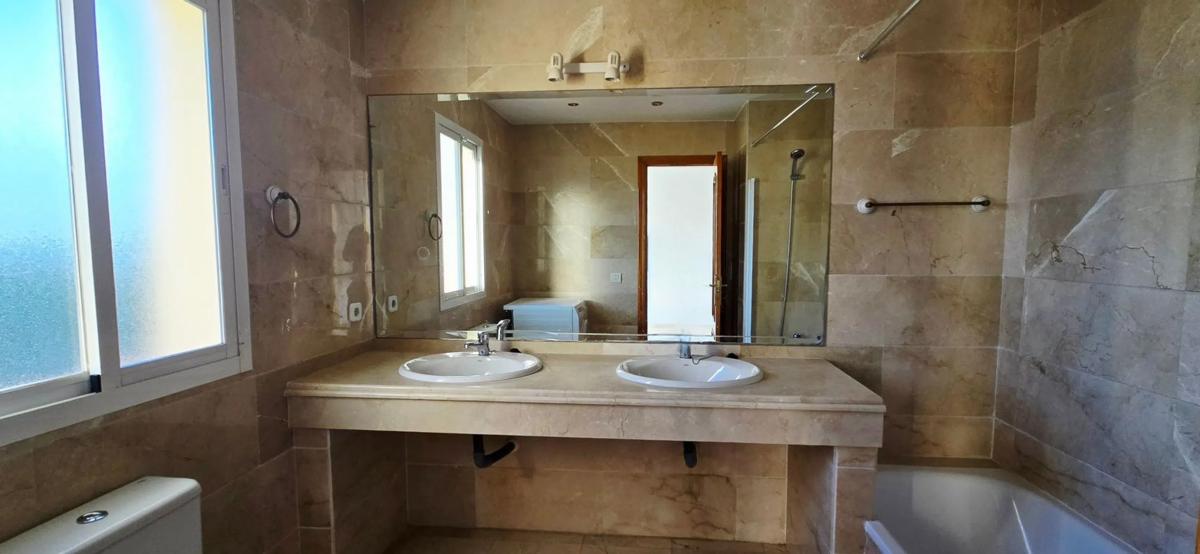 Venta de ático en CM DEL ANGEL-NVA ANDALUCIA s/n, Marbella photo 2
