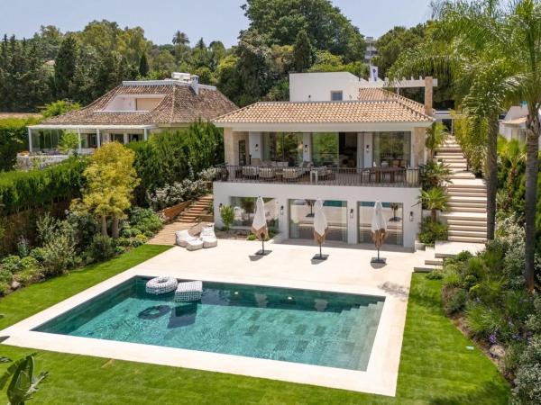 Chalet independiente en venta en Avenida del Prado, Marbella
photo 1
