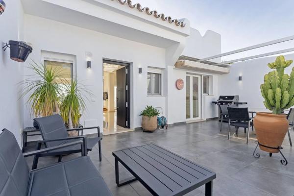 Chalet pareado en Urbanizacion Nva Andalucia Aloha, 19 thumbnail 2