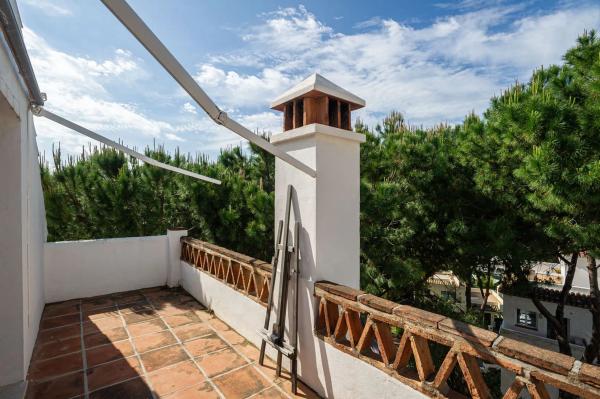 Ático en venta en  Urbanización Los Pinos de Aloha, Marbella photo 1