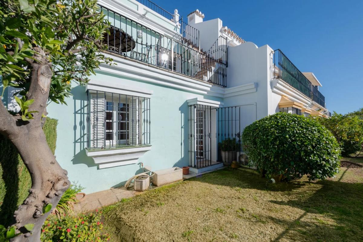 Sale of townhouse in Barrio Aloha , Marbella photo 1