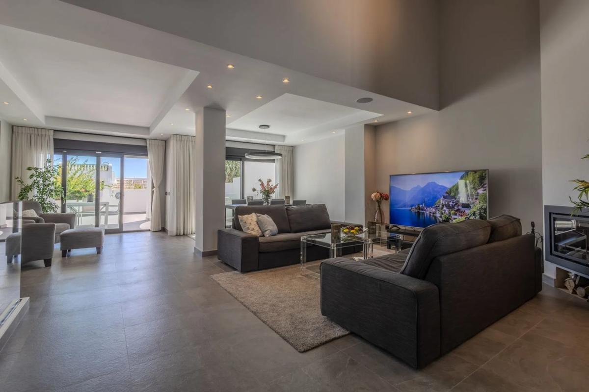 Sale of townhouse in Barrio Aloha , Marbella photo 2