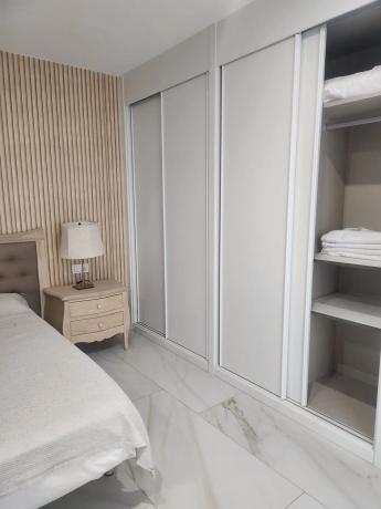 Terraced house for sale at  Conjunto Proyecto Gil el Ángel Edificio el Puerto, 425 , Marbella photo 2