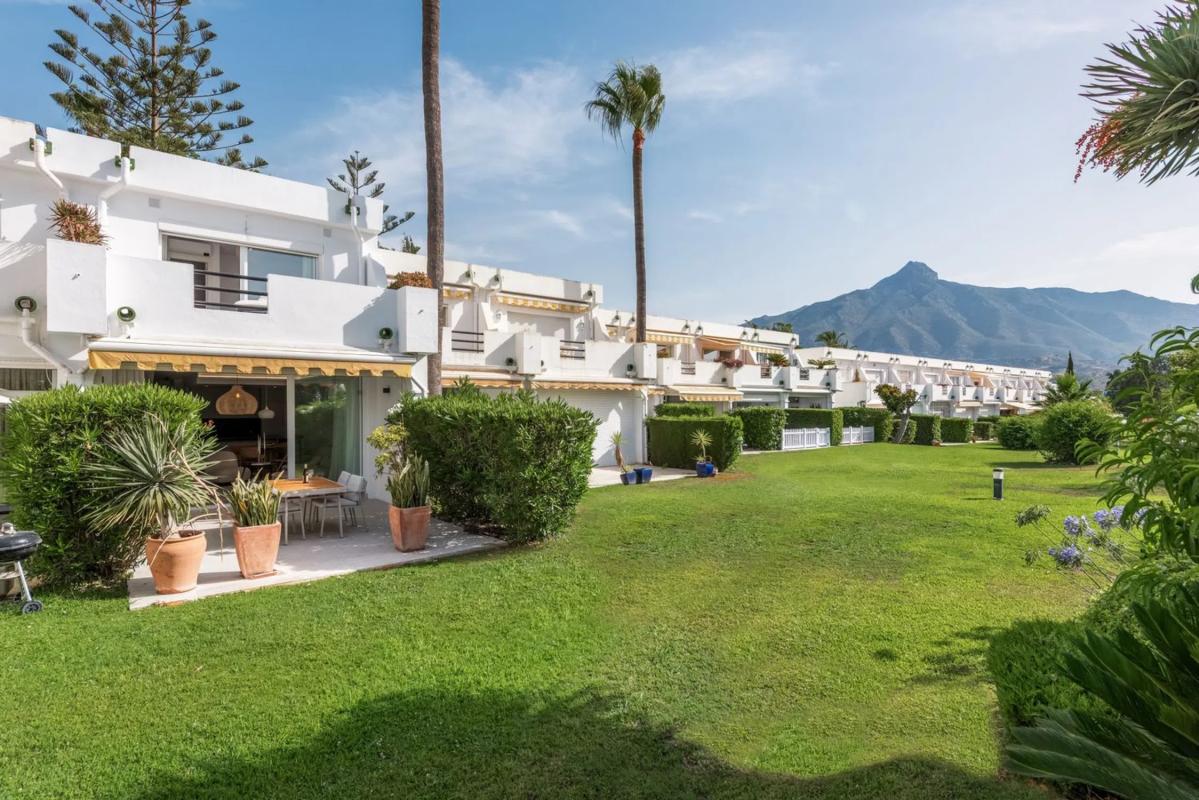 Sale of townhouse in Barrio Aloha , Marbella photo 4