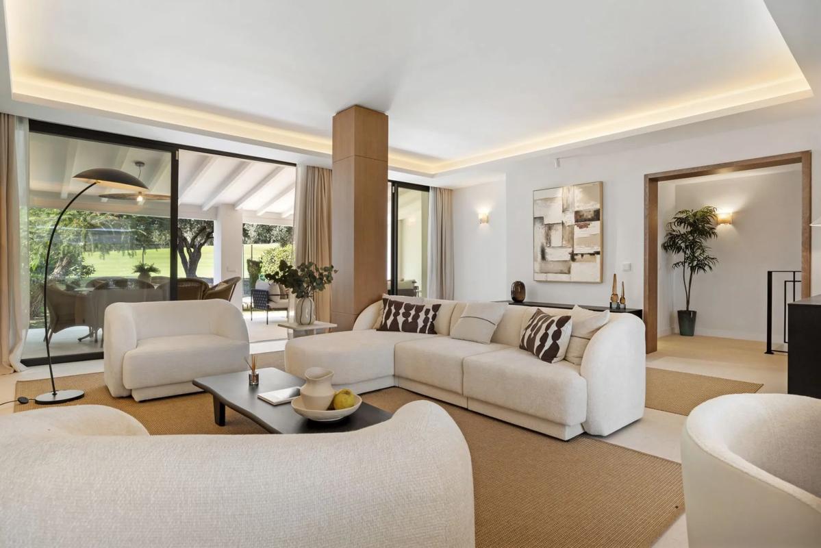 Sale of townhouse in Barrio Aloha , Marbella photo 1