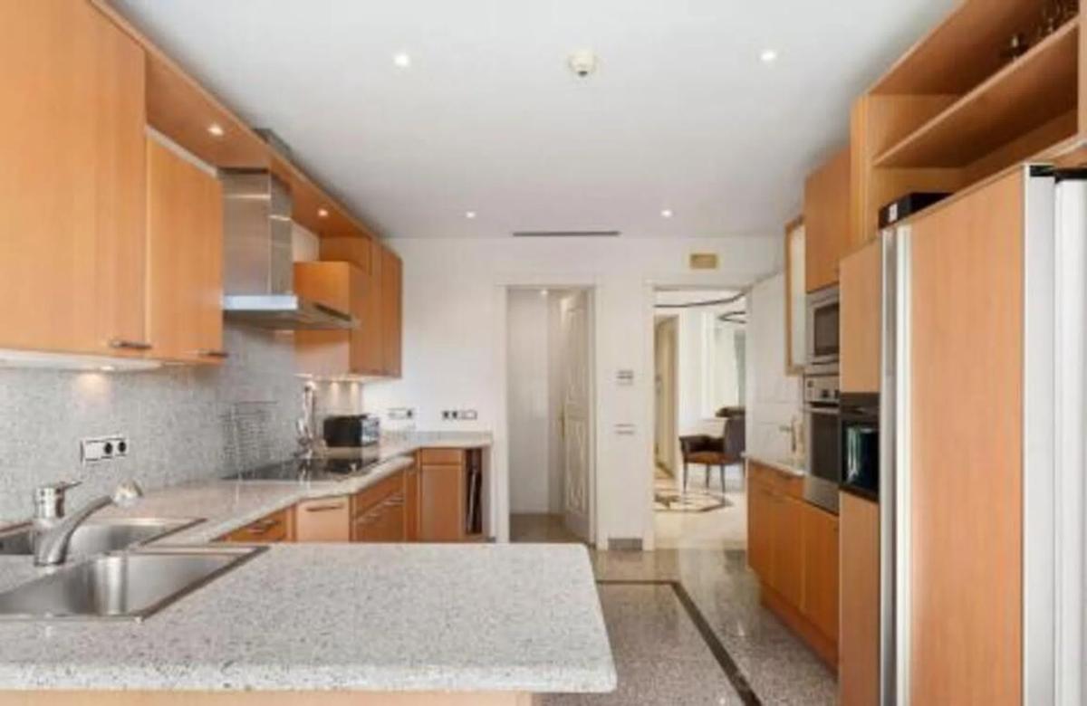 Venta de piso en Calle las Aguilas, Marbella
photo 2
