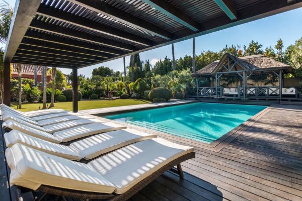 Chalet independiente en venta en Barrio Aloha, Marbella
thumbnail 3