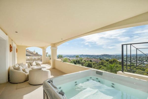 Duplex na sprzedaż w Barrio Aloha, Marbella photo 1