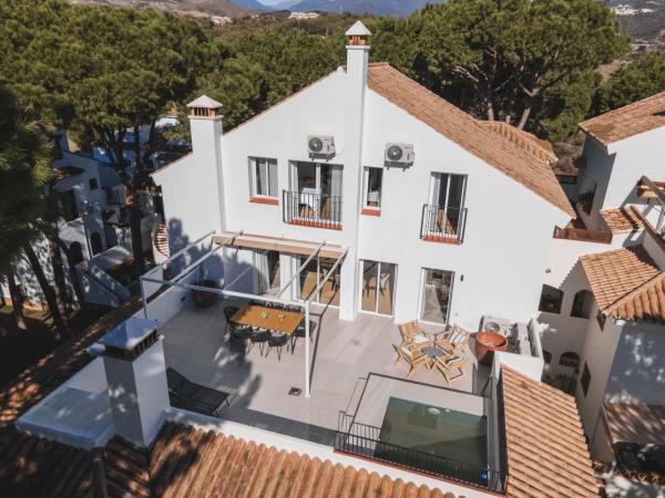 Duplex for sale on Barrio Aloha, Marbella photo 1