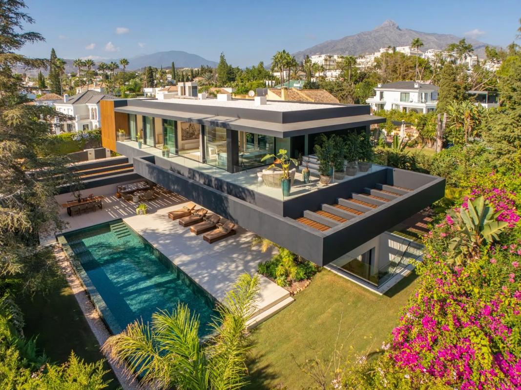 Sprzedaż niezależnego domku jednorodzinnego w Urbanizacion Nva Andalucia Aloha, Marbella photo 1