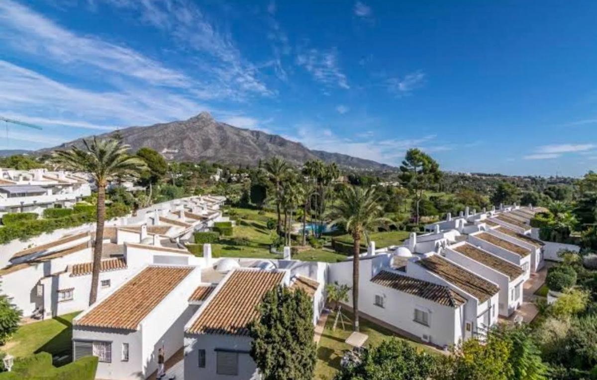 Venta de piso en Avenida Valle del Golf, Marbella
photo 1