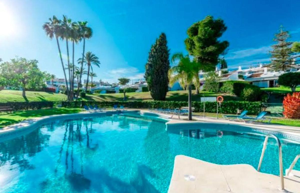 Venta de piso en Avenida Valle del Golf, Marbella
photo 2